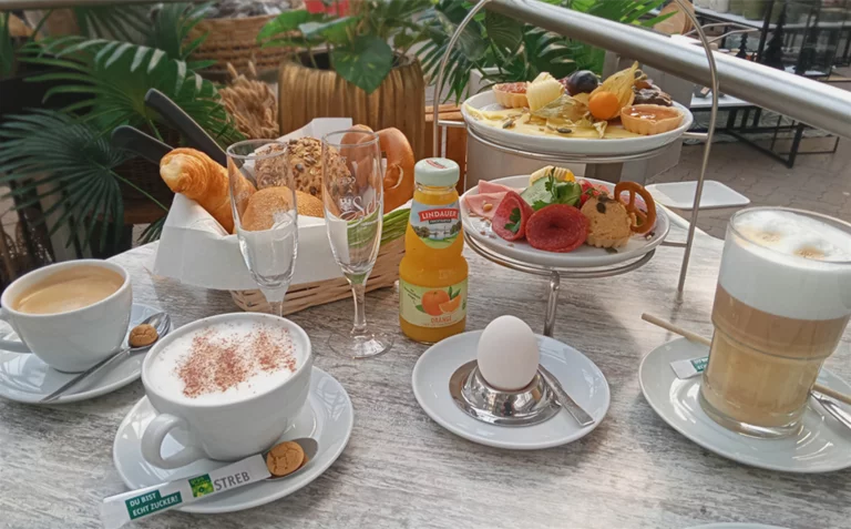 Frühstück im Heidecamp Bistro